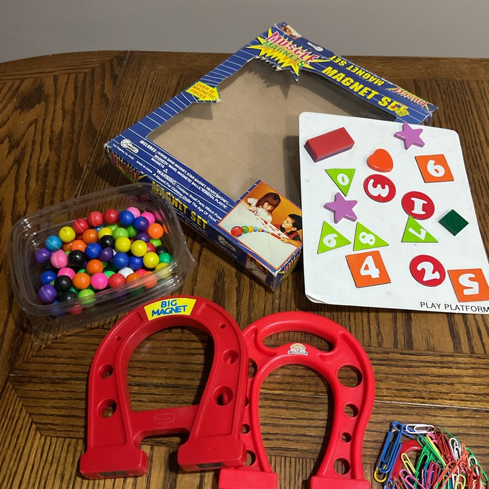 Magnets Learning Toy Set - Picture 3 of 8